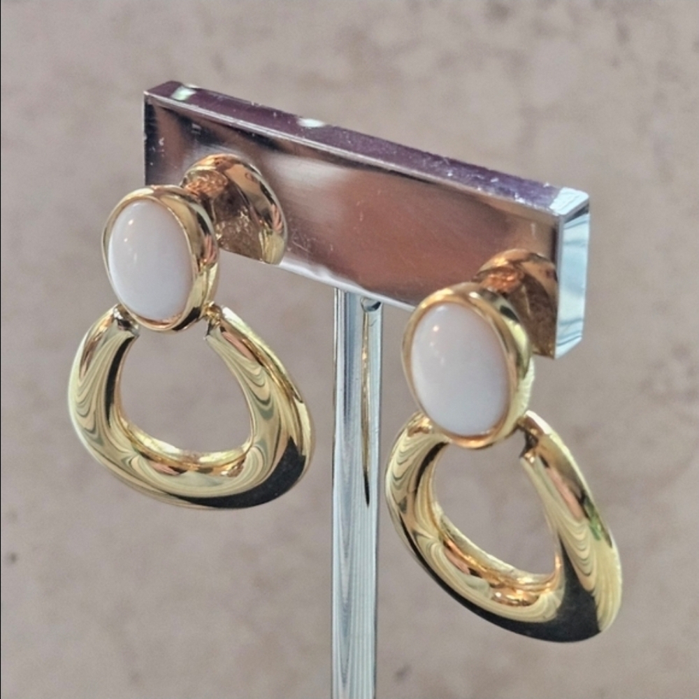Vintage Anne Klein Gold Earrings - Picture 5 of 15